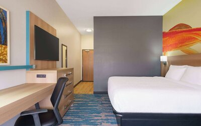 La Quinta Inn & Suites by Wyndham San Antonio Seaworld/LAFB
