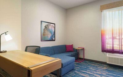 La Quinta Inn & Suites by Wyndham San Antonio Seaworld/LAFB