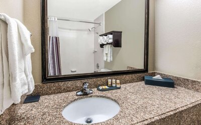 La Quinta Inn by Wyndham San Antonio Brooks City Base