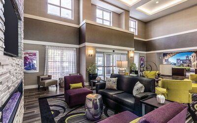 La Quinta Inn & Suites by Wyndham San Antonio Downtown
