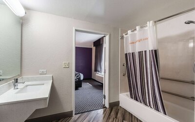 La Quinta Inn & Suites by Wyndham San Antonio Downtown