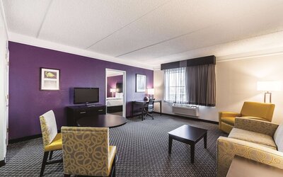 La Quinta Inn & Suites by Wyndham San Antonio Downtown