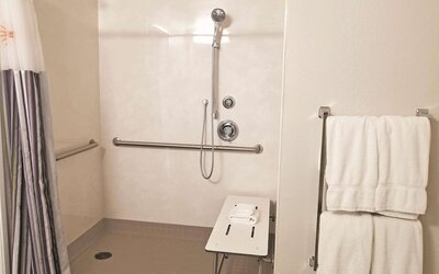 La Quinta Inn & Suites by Wyndham San Antonio Downtown