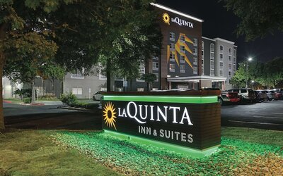 La Quinta Inn & Suites by Wyndham San Antonio Downtown
