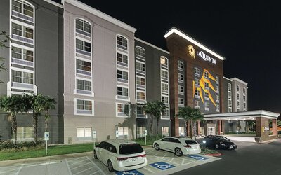 La Quinta Inn & Suites by Wyndham San Antonio Downtown