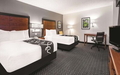 La Quinta Inn & Suites by Wyndham San Antonio Riverwalk