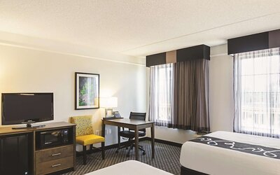 La Quinta Inn & Suites by Wyndham San Antonio Riverwalk