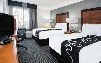 La Quinta Inn & Suites by Wyndham San Antonio Riverwalk