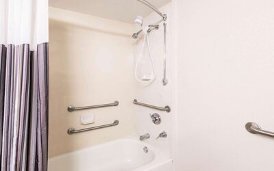 La Quinta Inn & Suites by Wyndham San Antonio Riverwalk