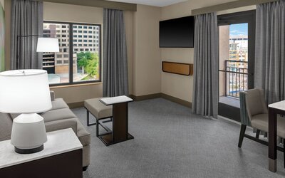 Embassy Suites San Antonio Riverwalk-Downtown