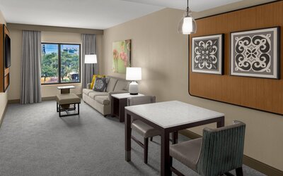 Embassy Suites San Antonio Riverwalk-Downtown