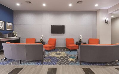 La Quinta Inn & Suites by Wyndham San Antonio Northwest
