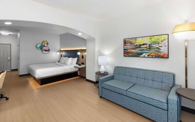 La Quinta Inn & Suites by Wyndham San Antonio Northwest