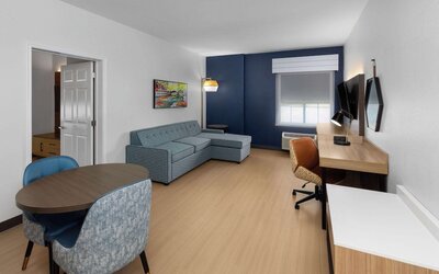 La Quinta Inn & Suites by Wyndham San Antonio Northwest