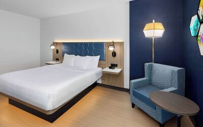 La Quinta Inn & Suites by Wyndham San Antonio Northwest