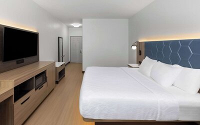 La Quinta Inn & Suites by Wyndham San Antonio Northwest