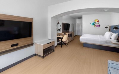 La Quinta Inn & Suites by Wyndham San Antonio Northwest