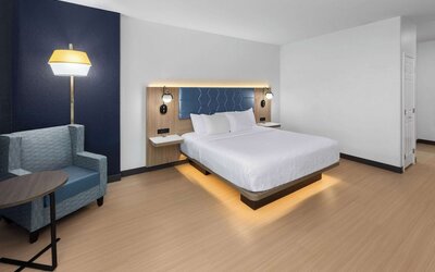 La Quinta Inn & Suites by Wyndham San Antonio Northwest