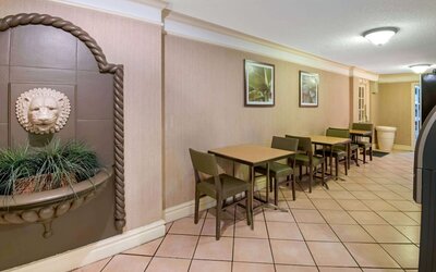 La Quinta Inn by Wyndham San Antonio Market Square