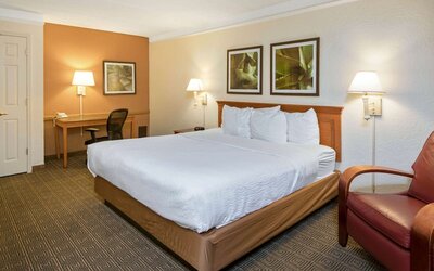 La Quinta Inn by Wyndham San Antonio Market Square