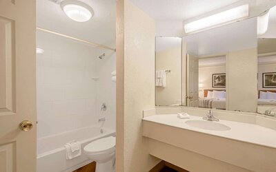 La Quinta Inn by Wyndham San Antonio Market Square