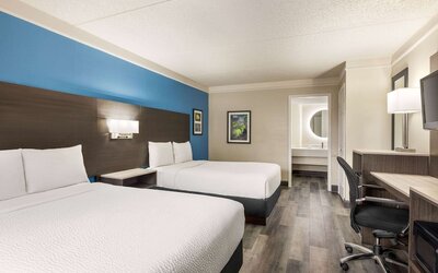 La Quinta Inn by Wyndham San Antonio I-35 N at Toepperwein