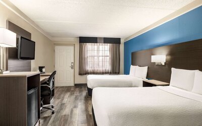 La Quinta Inn by Wyndham San Antonio I-35 N at Toepperwein