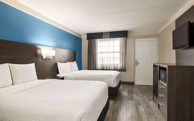 La Quinta Inn by Wyndham San Antonio I-35 N at Toepperwein
