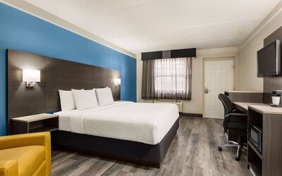 La Quinta Inn by Wyndham San Antonio I-35 N at Toepperwein