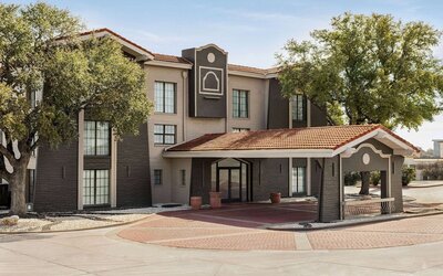 La Quinta Inn by Wyndham San Antonio I-35 N at Toepperwein