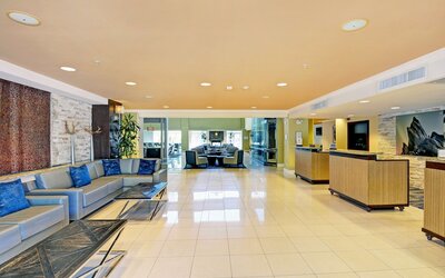 Embassy Suites by Hilton Valencia