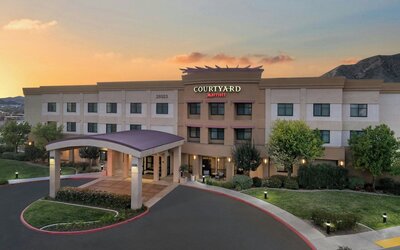Courtyard by Marriott Santa Clarita Valencia