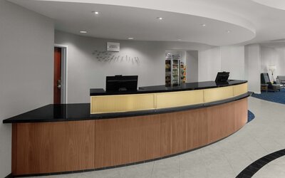 Courtyard by Marriott Santa Clarita Valencia
