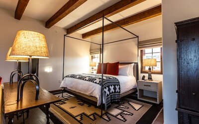 Bishop's Lodge, Auberge Collection
