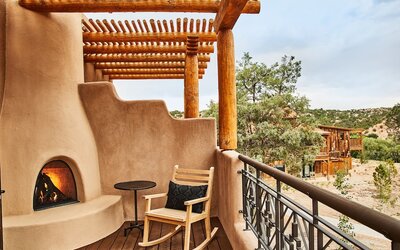 Bishop's Lodge, Auberge Collection