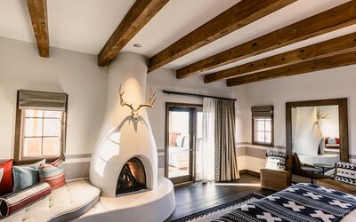 Bishop's Lodge, Auberge Collection