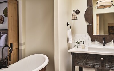 Bishop's Lodge, Auberge Collection