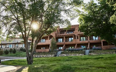 Bishop's Lodge, Auberge Collection