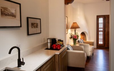 Piñon Court By La Fonda