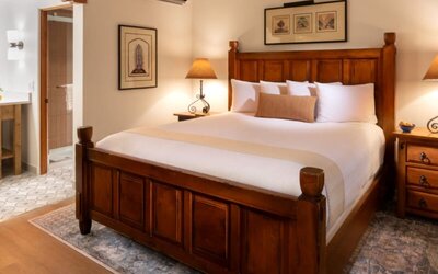 Piñon Court By La Fonda