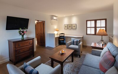 Piñon Court By La Fonda