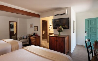 Piñon Court By La Fonda