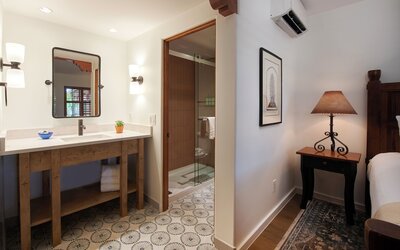 Piñon Court By La Fonda