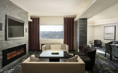 The Davenport Grand, Autograph Collection