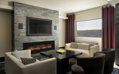 The Davenport Grand, Autograph Collection