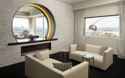 The Davenport Grand, Autograph Collection