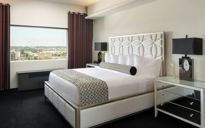 The Davenport Grand, Autograph Collection