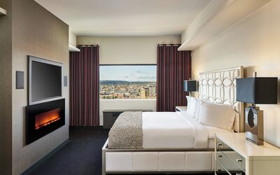 The Davenport Grand, Autograph Collection