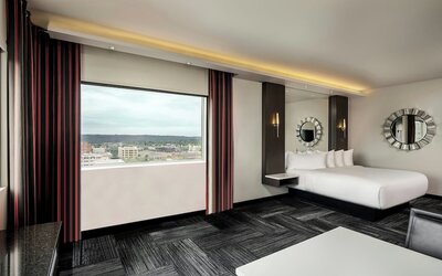 The Davenport Grand, Autograph Collection