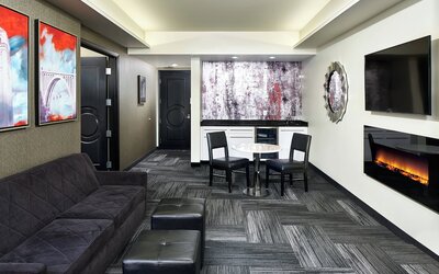 The Davenport Grand, Autograph Collection